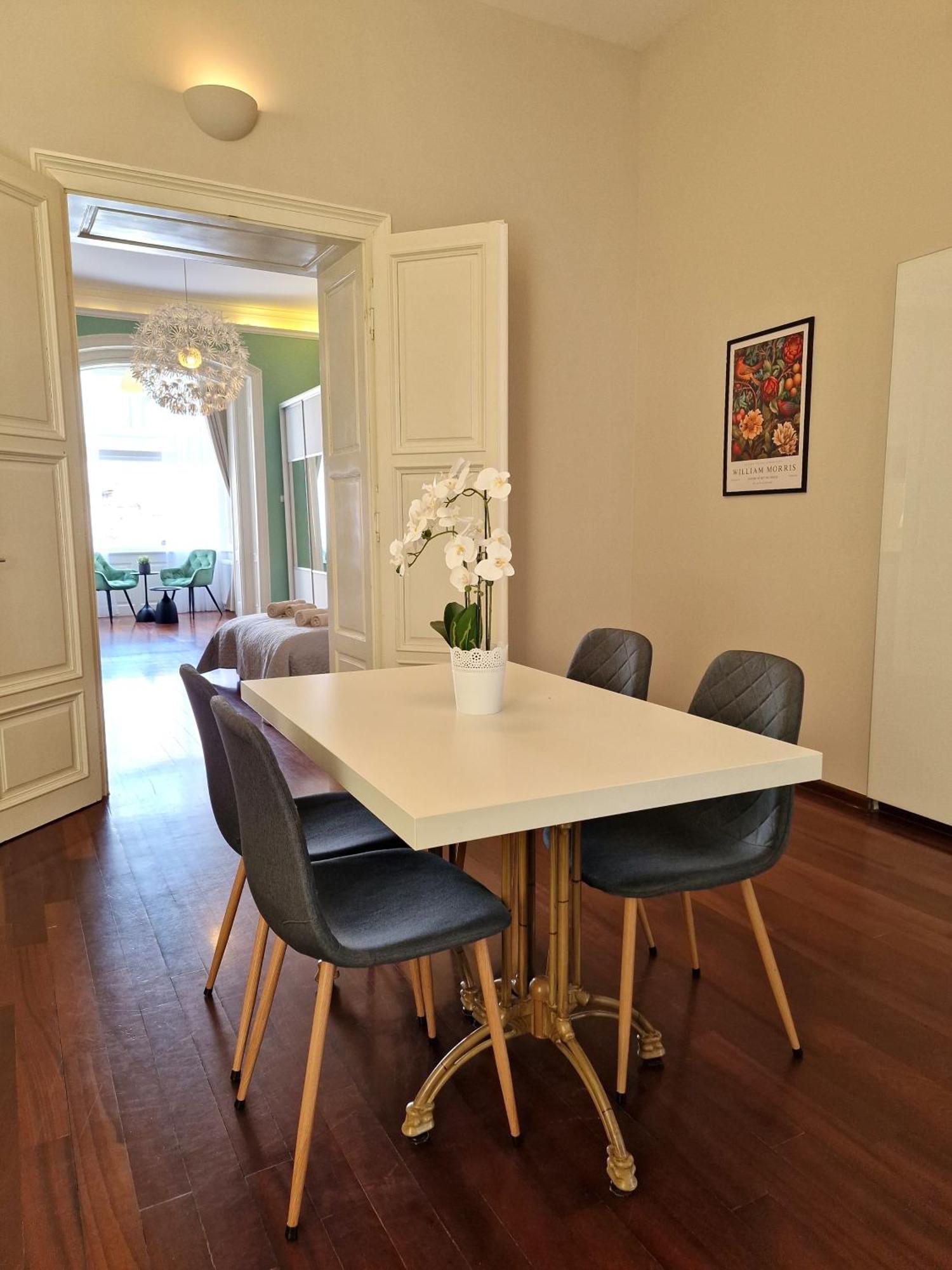 Apartment Exclusive View Cvjetni Trg Zagrzeb Zewnętrze zdjęcie
